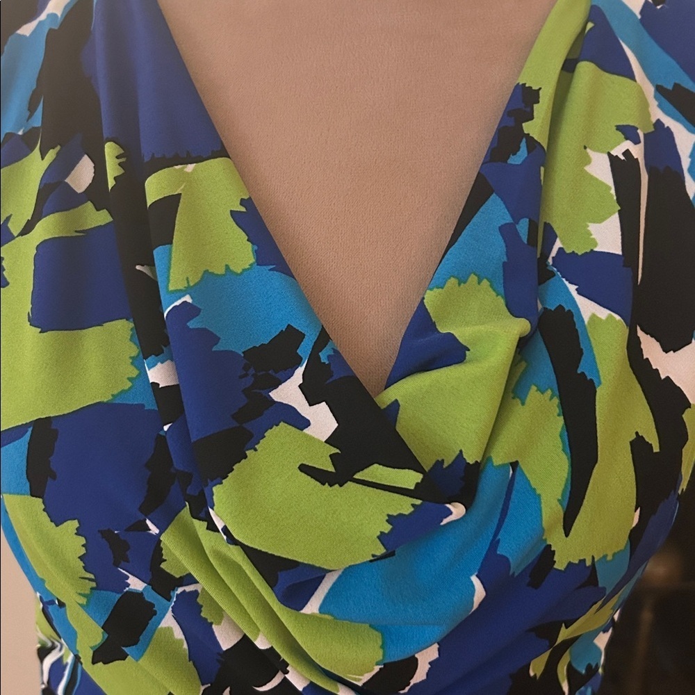 Vince Camuto Blue and Green Abstract Blouse - Picture 3 of 4